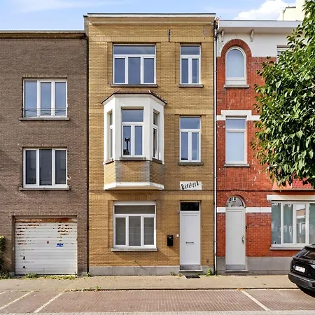 Apartment Spacious Family House *