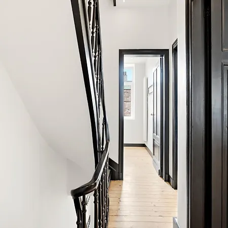 Apartment Spacious Family House