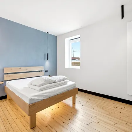 Spacious Family House Apartment