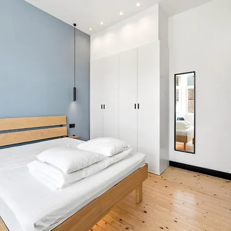Apartment Spacious Family House