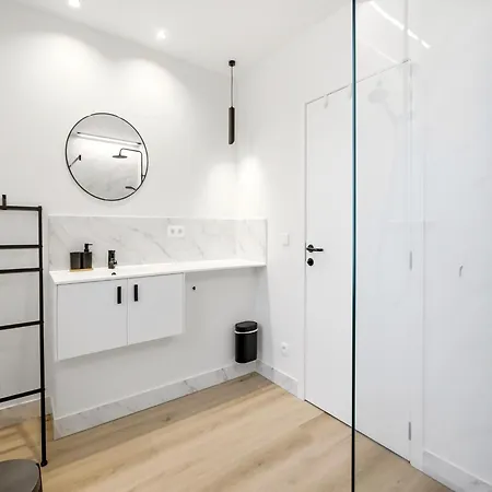 Apartment Spacious Family House