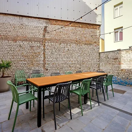 Apartment Spacious Family House *